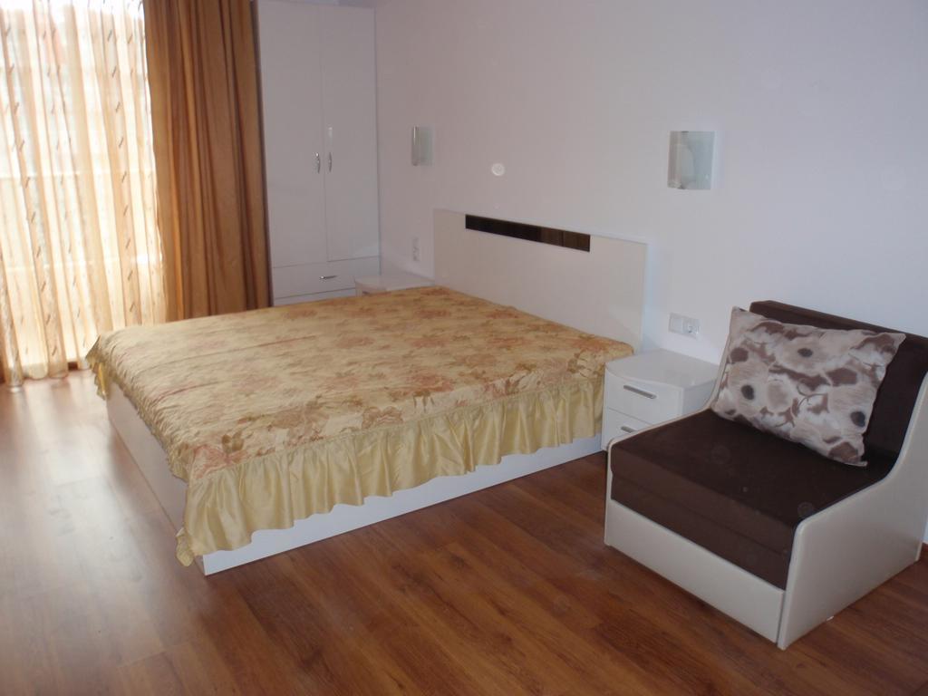 Cherno More 2 Apartamento Pomorie Exterior foto