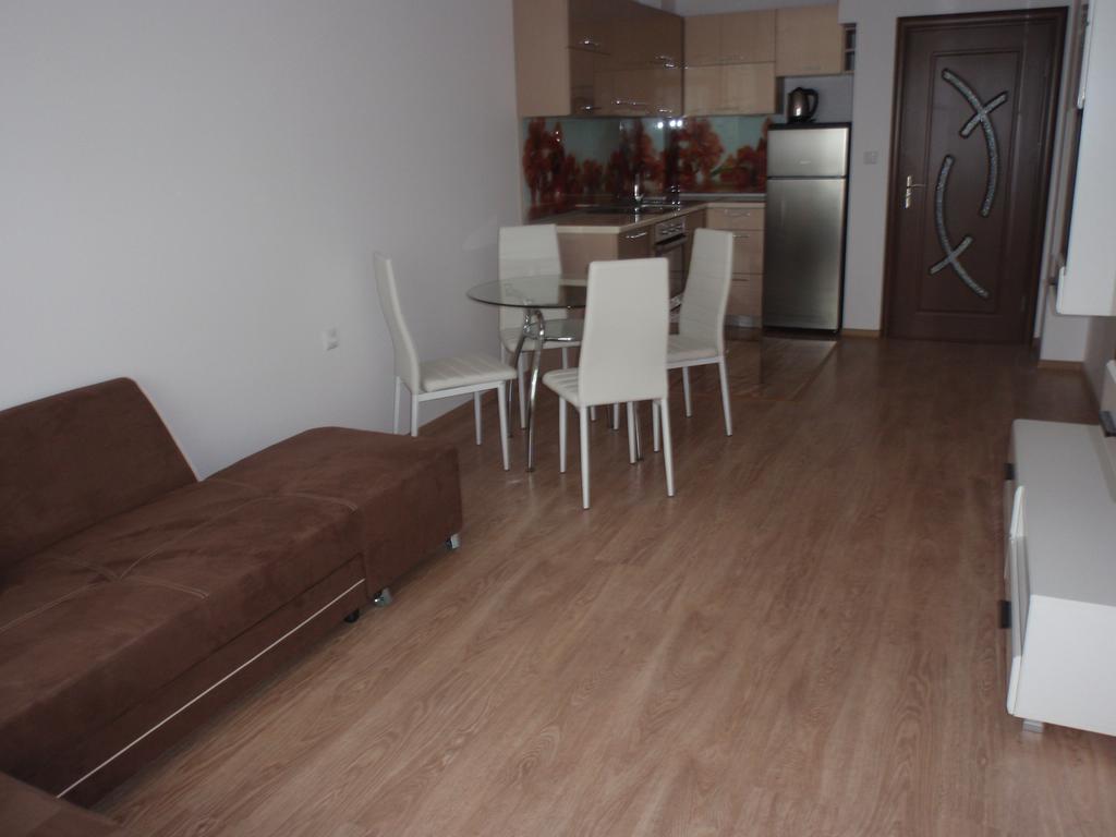 Cherno More 2 Apartamento Pomorie Exterior foto