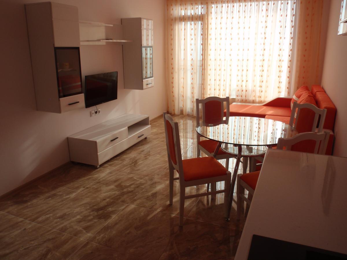 Cherno More 2 Apartamento Pomorie Exterior foto